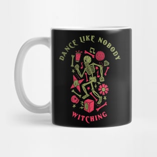 Dance Like Nobody Witching – Funny Skeleton Halloween Design Mug